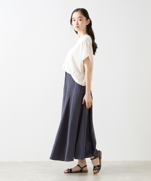 LOGEMENT DE CLAIRE(ロジュモンドクレール)の「タックショルダーラウンドヘムプルオーバー(Tシャツ/カットソー・レディース・ブラック/オフホワイト/チャコールグレー/カーキ・FREE)」の8枚目の写真