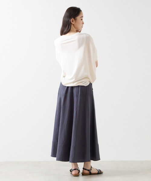 LOGEMENT DE CLAIRE(ロジュモンドクレール)の「タックショルダーラウンドヘムプルオーバー(Tシャツ/カットソー・レディース・ブラック/オフホワイト/チャコールグレー/カーキ・FREE)」の12枚目の写真