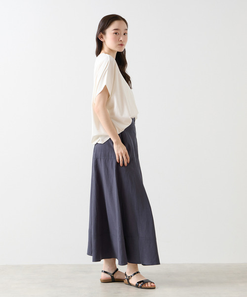LOGEMENT DE CLAIRE(ロジュモンドクレール)の「タックショルダーラウンドヘムプルオーバー(Tシャツ/カットソー・レディース・ブラック/オフホワイト/チャコールグレー/カーキ・FREE)」の13枚目の写真