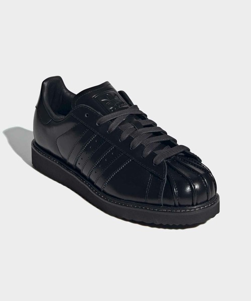 adidas(アディダス)の「スーパースター ラックス / SUPERSTAR LUX / アディダスオリジナルス adidas Originals(スニーカー・メンズ・ブラック・29.0cm/28.5cm/28.0cm/27.5cm/27.0cm/26.5cm/26.0cm/25.5cm/25.0cm/24.5cm/24.0cm/23.5cm/23.0cm/22.5cm)」の4枚目の写真