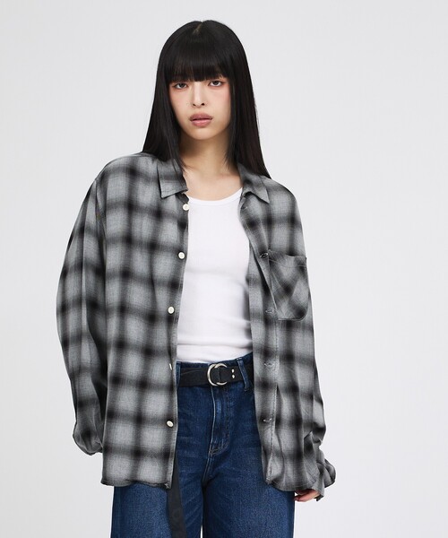 REMI RELIEF(レミレリーフ)の「【REMI RELIEF / レミレリーフ】レーヨンオンブレーチェックシャツ(シャツ/ブラウス・レディース・グレー/ブラック・フリー)」の9枚目の写真