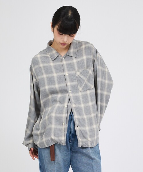 REMI RELIEF(レミレリーフ)の「【REMI RELIEF / レミレリーフ】レーヨンオンブレーチェックシャツ(シャツ/ブラウス・レディース・グレー/ブラック・フリー)」の15枚目の写真