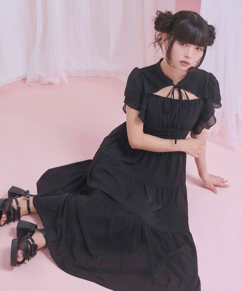 DearMyLoveRose（ディアマイラブローズ）の「デコルテオープンティアードロングワンピース【大きいサイズあり】（シャツワンピース・レディース・ホワイト/ブラック/ラベンダー・M-L/L～LL/LL～3L）」の7枚目の写真