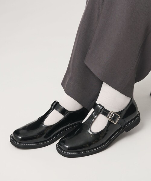 BEAUTY&YOUTH UNITED ARROWS(ビューティーアンドユースユナイテッドアローズ)の「レザーライク Tストラップ ローファー(ローファー・レディース・ブラック・37/36/38)」の1枚目の写真