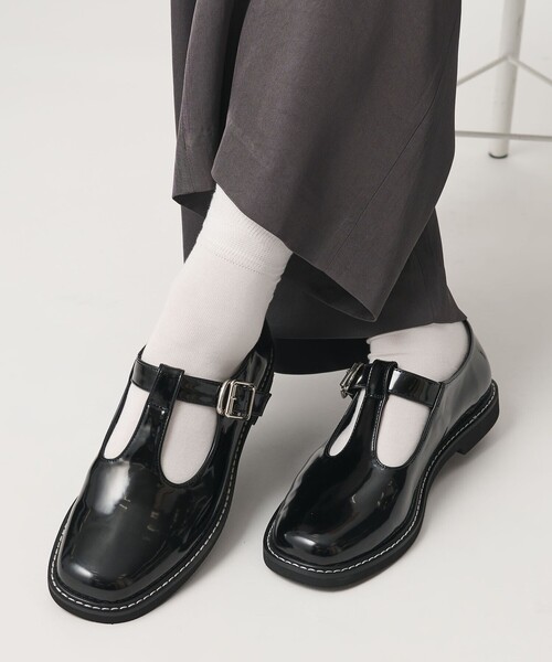 BEAUTY&YOUTH UNITED ARROWS(ビューティーアンドユースユナイテッドアローズ)の「レザーライク Tストラップ ローファー(ローファー・レディース・ブラック・37/36/38)」の2枚目の写真