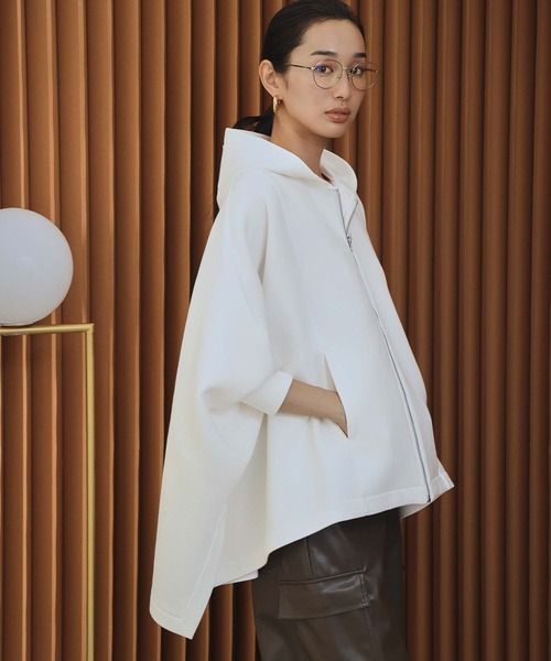 ELFRANK(エルフランク)の「【2026AW】【M~Lサイズ展開】オーバーサイズジップアップポンチョパーカー《着用動画あり》(パーカー・レディース・オフホワイト/ブラック・L/M)」の3枚目の写真