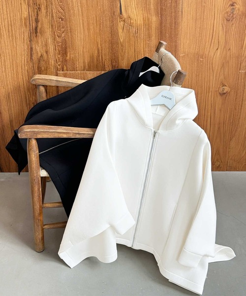 ELFRANK(エルフランク)の「【2026AW】【M~Lサイズ展開】オーバーサイズジップアップポンチョパーカー《着用動画あり》(パーカー・レディース・オフホワイト/ブラック・L/M)」の5枚目の写真