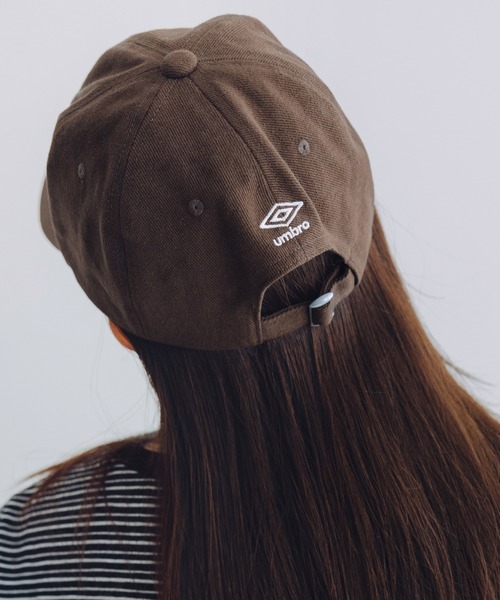 NAKER(ネイカー)の「UMBRO × NAKER/アンブロ 別注 ヴィンテージライクロゴキャップ(キャップ・メンズ・ネイビー/ブラウン・FREE)」の19枚目の写真