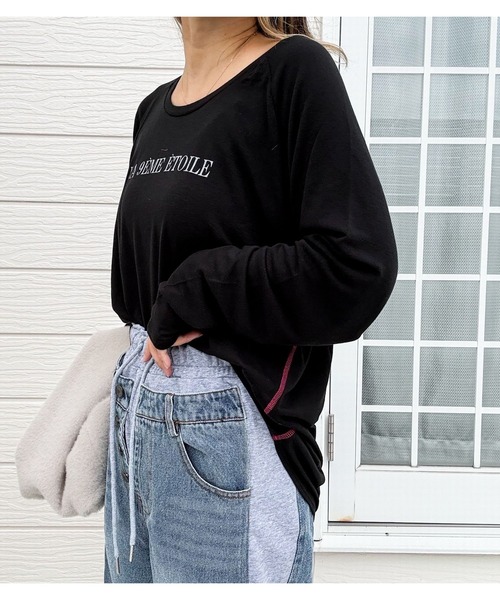 Q(キュー)の「【着回し抜群】ラグランロゴロンT 秋冬(Tシャツ/カットソー・レディース・パープル/グレイッシュベージュ/ブラック・MEDIUM)」の10枚目の写真