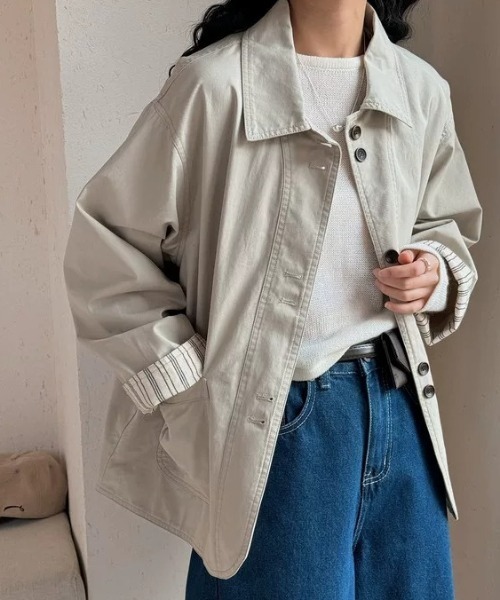 Teem Store(チームストア)の「袖ストライプ折り返し オーバーサイズステンカラーブルゾン(ブルゾン・レディース・ダークブラウン/アイボリー・M)」の1枚目の写真
