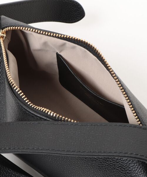 inter-chaussures(インターショシュール)の「【CHRISTIAN VILLA】スリムボストン ショルダーバッグ(Q66441)(ボストンバッグ・レディース・ブラック・ALL)」の4枚目の写真