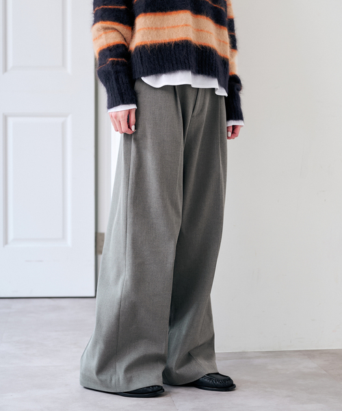 U by SPICK&SPAN(ユーバイスピックアンドスパン)の「裏起毛タックパンツ(スラックス・レディース・チャコールグレー/ブラウン・36/38)」の8枚目の写真