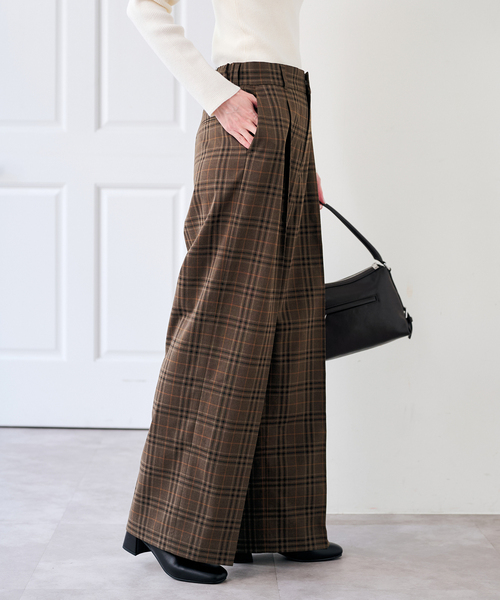 U by SPICK&SPAN(ユーバイスピックアンドスパン)の「裏起毛タックパンツ(スラックス・レディース・チャコールグレー/ブラウン・36/38)」の17枚目の写真