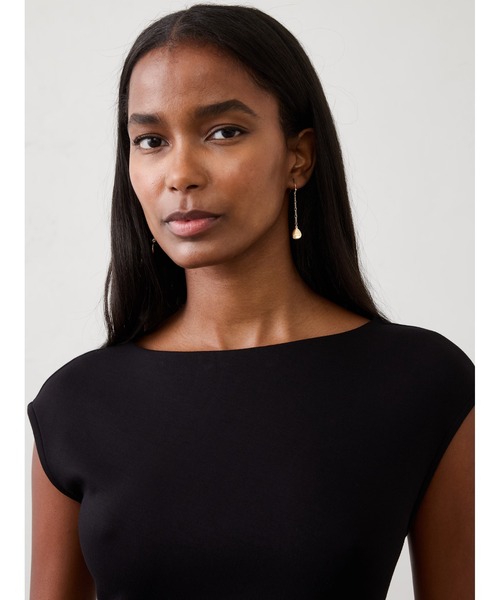 BANANA REPUBLIC FACTORY STORE(バナナリパブリック ファクトリーストア)の「BANANA REPUBLIC FACTORY STORE デリケート ペンダントドロップピアス(ピアス(両耳用)・レディース・その他・ONE SIZE)」の3枚目の写真