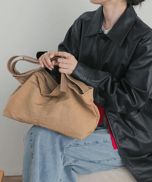 URBAN RESEARCH DOORS(アーバンリサーチドアーズ)の「撥水ナイロン2WAYバッグ(ショルダーバッグ・レディース・ブラック/ベージュ・-)」の15枚目の写真