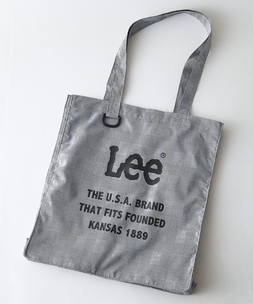 Lee(リー)の「【Lee/リー】【Z世代に今人気の『おじっぽファッション』に合わせて新登場!】ロゴプリントチェックトートバッグ 大きめサイズ マチあり Dカン付き(トートバッグ・レディース・ブラック/レッド/ボルドー/オフホワイト・FREE)」の1枚目の写真