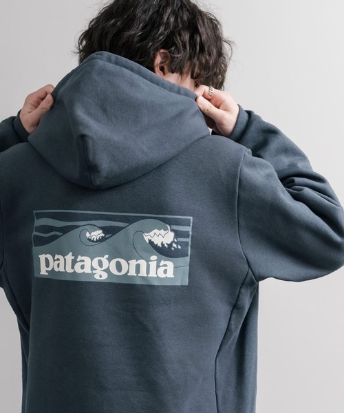 patagonia（パタゴニア）の「Patagonia パタゴニア BOARDSHORT LOGO UPRISAL HOODY ボードショーツロゴアップライザルフーディ/裏起毛バックグラフィック長袖パーカー（パーカー・メンズ・ブラック/ブルー・M/L/XL/S）」の2枚目の写真