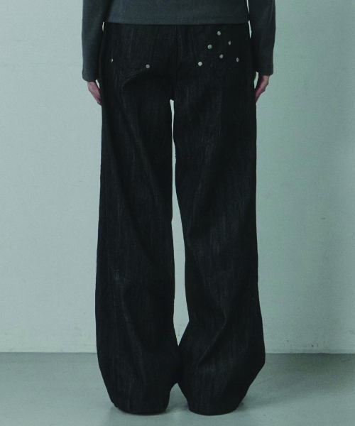 UPDRAFT（アップドラフト）の「サイドピンタックリベットワイドデニムパンツ [ウォッシュドブラック]（デニムパンツ・レディース・ブラック・MEDIUM/LARGE）」の2枚目の写真