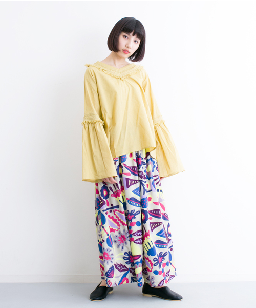 MERLOT（メルロー）の「唄うフラワーズ柄ワイドパンツ5917（その他パンツ・レディース・ベージュ/ブル－グレ－・FREE）」の11枚目の写真