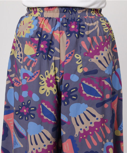 MERLOT（メルロー）の「唄うフラワーズ柄ワイドパンツ5917（その他パンツ・レディース・ベージュ/ブル－グレ－・FREE）」の7枚目の写真