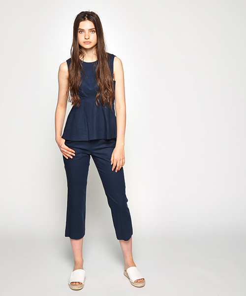 MOUSSY(マウジー)の「LINEN CROPPED PANTS(その他パンツ・レディース・ベージュ/ネイビー・1/2)」の1枚目の写真