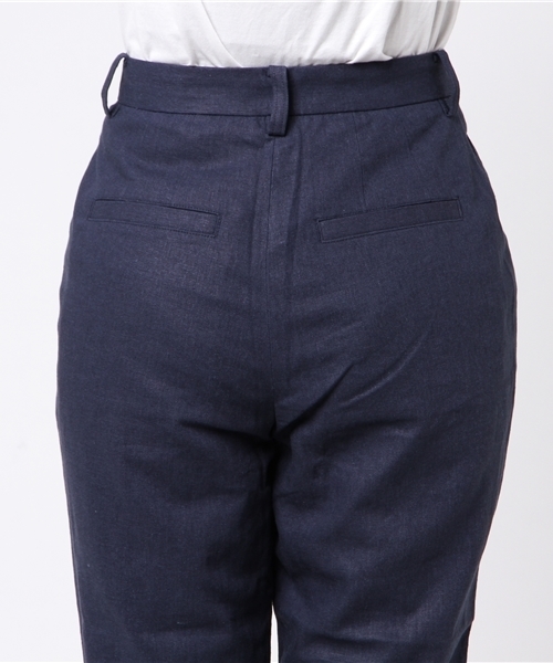 MOUSSY(マウジー)の「LINEN CROPPED PANTS(その他パンツ・レディース・ベージュ/ネイビー・1/2)」の7枚目の写真