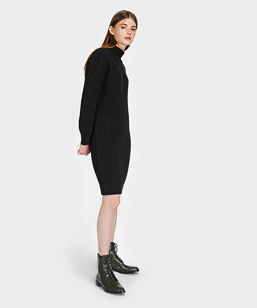 CHARLES & KEITH(チャールズ & キース)の「レースアップカフブーツ / LACE-UP CALF BOOTS(ブーツ・レディース・オリーブ/ブラック・22.5cm/23.5cm/23cm/24.5cm/25cm)」の3枚目の写真