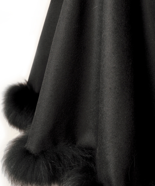 sankyo shokai（サンキョウショウカイ）の「カシミヤケープ（ポンチョ・レディース・ブラック/キャメル/ダークブラウン・FREE）」の5枚目の写真