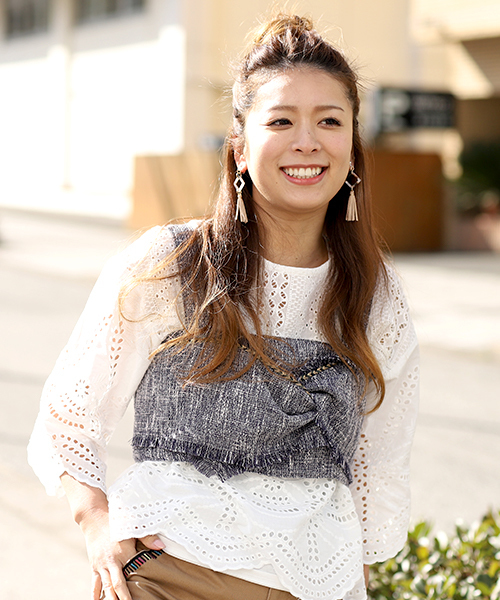 チチカカ(チチカカ)の「ツィードブレードビスチェ プルオーバー(キャミソール・レディース・ベージュ/ネイビー・FREE)」の2枚目の写真