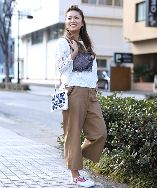 チチカカ(チチカカ)の「ツィードブレードビスチェ プルオーバー(キャミソール・レディース・ベージュ/ネイビー・FREE)」の14枚目の写真