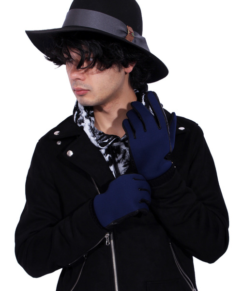 ８(eight)（エイト）の「プレーン PUレザー 手袋 グローブ スマホ対応（手袋・メンズ・ブラック/ネイビー・FREE）」の8枚目の写真