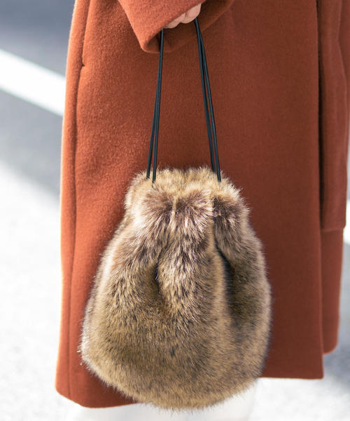 BEAUTY&YOUTH UNITED ARROWS（ビューティーアンドユースユナイテッドアローズ）の「BY∴ フェイクファードローストバッグ（ショルダーバッグ・レディース・ブラウン・FREE）」の2枚目の写真