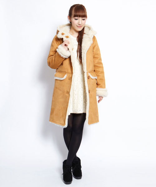 値下げしました⭐︎ムートンコート　ロング　ベージュ　フリンジ 値下げしました⭐︎ムートンコート ロング ベージュ フリンジ 値下げ