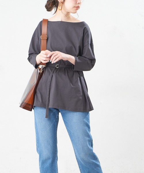 natural couture（ナチュラルクチュール）の「細ベルト付きボートネックT（Tシャツ/カットソー・レディース・ベージュ/オフホワイト/オレンジ/モカ/スミクロ・FREE）」の18枚目の写真