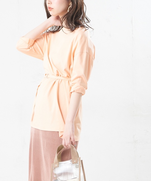 natural couture（ナチュラルクチュール）の「細ベルト付きボートネックT（Tシャツ/カットソー・レディース・ベージュ/オフホワイト/オレンジ/モカ/スミクロ・FREE）」の22枚目の写真