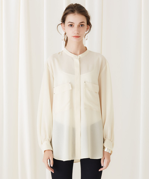 STUDIOUS（ステュディオス）の「【STUDIOUS】ライトシアー ボリュームスリーブ ノーカラーシャツ（シャツ/ブラウス・レディース・ブラック/アイボリー・FREE）」の7枚目の写真