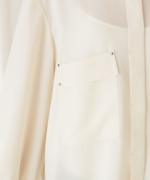 STUDIOUS（ステュディオス）の「【STUDIOUS】ライトシアー ボリュームスリーブ ノーカラーシャツ（シャツ/ブラウス・レディース・ブラック/アイボリー・FREE）」の11枚目の写真