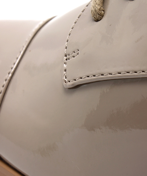 mystic(ミスティック)の「エナメルレースアップ(パンプス・レディース・ブラック/ベージュ/モカ・37/36/38)」の4枚目の写真