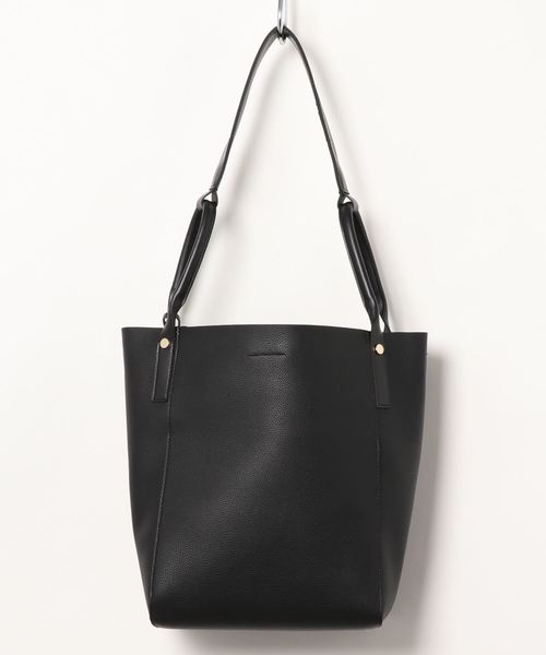 DouDou（ドゥドゥ）の「ポーチ付バケツ型バッグ（ショルダーバッグ・レディース・ブラック/グレイッシュベージュ・FREE）」の4枚目の写真