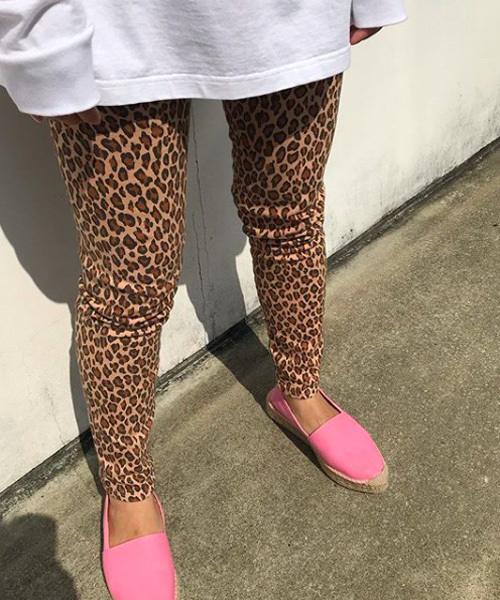 HOLIDAY（ホリデイ）の「DENIM LEGGINGS (LEOPARD) デニムレギンス (レオパード)（デニムパンツ・レディース・レオパード・1/2/0）」の6枚目の写真