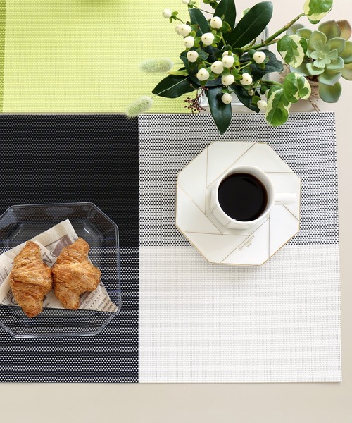 Jubilee(ジュビリー)の「【4枚セット】 北欧デザイン PVC 撥水 ランチョンマット(ランチョンマット/テーブルウェア・レディース・ブラック/ピンク/イエロー/ブルー/ブロンズ/マルチ/ライラック/パープル/ライトグリーン/ゴールド系その他/ダークブラウン/レッド/ベージュ/ブラック系その他/ブラウン系その他/クリーム/ブラック×シルバー/ブラウン系その他2/ブラウン系その他3/ベージュ系その他2/ブラック系その他2/レッド系その他/その他/グレー系その他/ベージュ系その他/バーガンディー/シルバー/ミント/インディゴブルー/カーキ/グレー/ライトブルー/ネイビー/ゴールド系その他2/ゴールド系その他3/ブラウン系/ブラウン系1/ブラウン系2/グリーン系/レッド系その他3/レッド系その他4/レッド系その他5/シルバー系その他2/シルバー系その他3/シルバー系その他4/ブラウン系その他6/ブラウン系その他7/ベージュ系その他3/ベージュ系その他4/レッド系その他2/グレー系その他2/グレー系その他3/ブラウン系その他4/ブラウン系その他5/ブラック系その他3/ブラック系その他4/キャメル/シルバー系その他/その他1/ホワイト×ブラック/ブラック系その他5/ホワイト×グレー/ブラウン系3/グリーン系1/ベージュ系その他5/ブラウン系5/チャコールグレー/ゴールド系その他5/オリーブ/ホワイト×レッド/ゴールド系その他4/ブルー系/ホワイト系その他/ライム/ブラック×ホワイト/ブラック系その他6/ブラウン系4/ブラック×ゴールド/ゴールド系その他6/シルバー系その他5/その他27/その他28/その他29/その他30/その他31/その他32/その他21/その他22/その他23/その他24/その他25/その他26/その他16/その他17/その他18/その他19/その他20/その他11/その他12/その他13/その他14/その他15/その他6/その他7/その他8/その他9/その他10/その他5/その他2/その他3/その他4・FREE)」の7枚目の写真