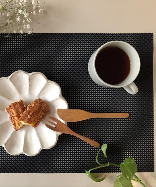 Jubilee(ジュビリー)の「【4枚セット】 北欧デザイン PVC 撥水 ランチョンマット(ランチョンマット/テーブルウェア・レディース・ブラック/ピンク/イエロー/ブルー/ブロンズ/マルチ/ライラック/パープル/ライトグリーン/ゴールド系その他/ダークブラウン/レッド/ベージュ/ブラック系その他/ブラウン系その他/クリーム/ブラック×シルバー/ブラウン系その他2/ブラウン系その他3/ベージュ系その他2/ブラック系その他2/レッド系その他/その他/グレー系その他/ベージュ系その他/バーガンディー/シルバー/ミント/インディゴブルー/カーキ/グレー/ライトブルー/ネイビー/ゴールド系その他2/ゴールド系その他3/ブラウン系/ブラウン系1/ブラウン系2/グリーン系/レッド系その他3/レッド系その他4/レッド系その他5/シルバー系その他2/シルバー系その他3/シルバー系その他4/ブラウン系その他6/ブラウン系その他7/ベージュ系その他3/ベージュ系その他4/レッド系その他2/グレー系その他2/グレー系その他3/ブラウン系その他4/ブラウン系その他5/ブラック系その他3/ブラック系その他4/キャメル/シルバー系その他/その他1/ホワイト×ブラック/ブラック系その他5/ホワイト×グレー/ブラウン系3/グリーン系1/ベージュ系その他5/ブラウン系5/チャコールグレー/ゴールド系その他5/オリーブ/ホワイト×レッド/ゴールド系その他4/ブルー系/ホワイト系その他/ライム/ブラック×ホワイト/ブラック系その他6/ブラウン系4/ブラック×ゴールド/ゴールド系その他6/シルバー系その他5/その他27/その他28/その他29/その他30/その他31/その他32/その他21/その他22/その他23/その他24/その他25/その他26/その他16/その他17/その他18/その他19/その他20/その他11/その他12/その他13/その他14/その他15/その他6/その他7/その他8/その他9/その他10/その他5/その他2/その他3/その他4・FREE)」の15枚目の写真