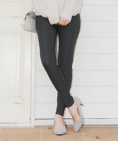 KOBE LETTUCE（コウベレタス）の「あったか裏起毛ボンディングスキニーレギンスパンツ（その他パンツ・レディース・チャコールグレー/ブラック/ネイビー/ブラウン/カーキ/アイボリー/グレイッシュベージュ/ホワイト系/モカ/グレー・S/M/L/TL/TM/TS）」の4枚目の写真