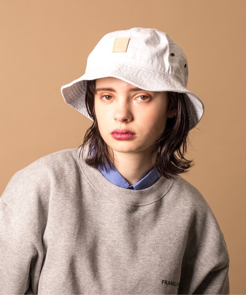 FRANKLIN & MARSHALL（フランクリンマーシャル）の「【FRANKLIN & MARSHALL/フランクリンマーシャル】Leather patck bucket hat（ハット・メンズ・ホワイト/ブラック/ベージュ/ネイビー/カーキ・FREE）」の2枚目の写真