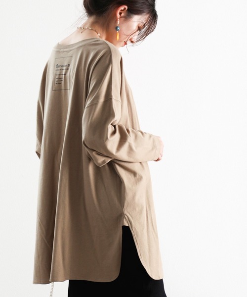 classicalelf（クラシカルエルフ）の「スリットで抜け感を、バックプリント無地ロング丈カットソー（Tシャツ/カットソー・レディース・ホワイト/ブラック/ベージュ/モカ/ブラウン系その他/グリーン系その他・MEDIUM/X-LARGE）」の6枚目の写真