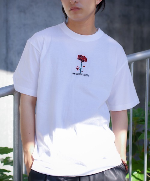WESTBOY(ウエストボーイ)の「【NEVEREVERBAD】RED ROSE EMBROIDERED T-SHIRT(Tシャツ/カットソー・メンズ・ホワイト/ブラック・M/L/XL)」の6枚目の写真