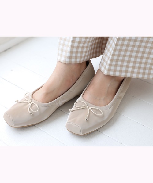 one after another NICE CLAUP(ワンアフターアナザーナイスクラップ)の「バレエシューズ(バレエシューズ・レディース・ピンクベージュ/ゴールド/ベージュ・LARGE/MEDIUM/SMALL)」の9枚目の写真