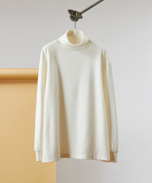 tk.TAKEO KIKUCHI（ティーケータケオキクチ）の「【S～3L】ミラノリブタートルネックニットソー（ユニセックスアイテム）（Tシャツ/カットソー・レディース・ブラック/ダークグリーン/ベージュ/ブラウン系/ピンク系/オフホワイト/ダークブラウン/ライトグレー/グリーン/ライトブルー/ダークグレー/グレー系・01/02/03/04/05）」の2枚目の写真