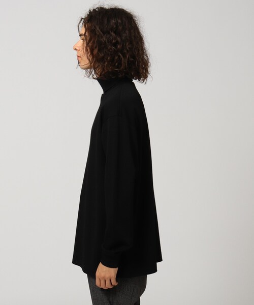 tk.TAKEO KIKUCHI（ティーケータケオキクチ）の「【S～3L】ミラノリブタートルネックニットソー（ユニセックスアイテム）（Tシャツ/カットソー・レディース・ブラック/ダークグリーン/ベージュ/ブラウン系/ピンク系/オフホワイト/ダークブラウン/ライトグレー/グリーン/ライトブルー/ダークグレー/グレー系・01/02/03/04/05）」の15枚目の写真