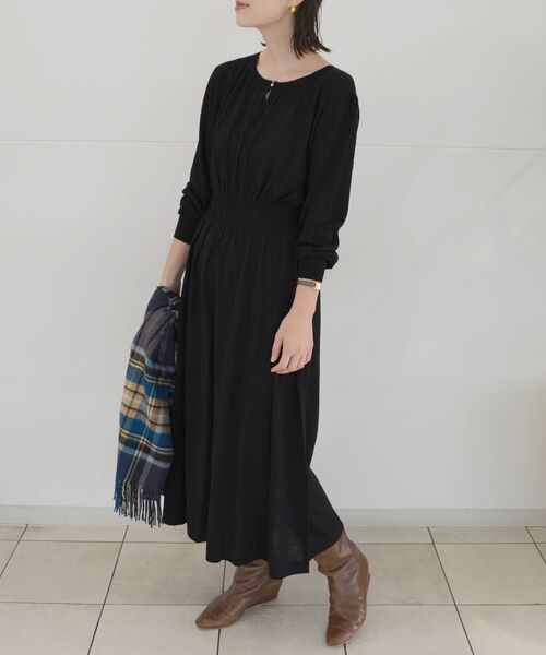 SHIPS(シップス)の「ウールウエストシャーリングワンピース(ワンピース・レディース・ブラック/ベージュ/ロイヤルブルー・ONE SIZE)」の15枚目の写真